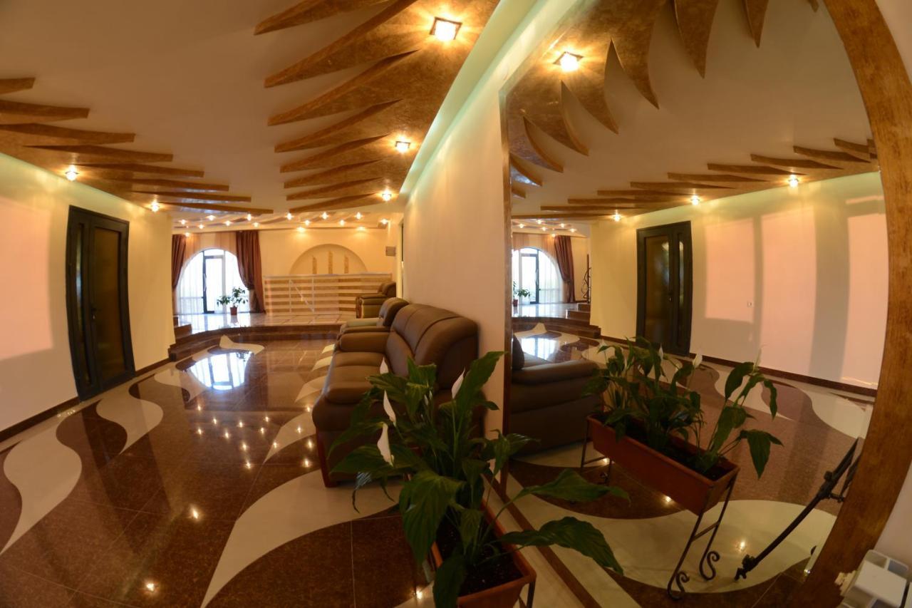 Narek+ Hotel Arrinj Exterior photo