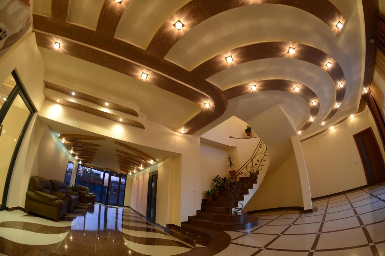 Narek+ Hotel Arrinj Exterior photo