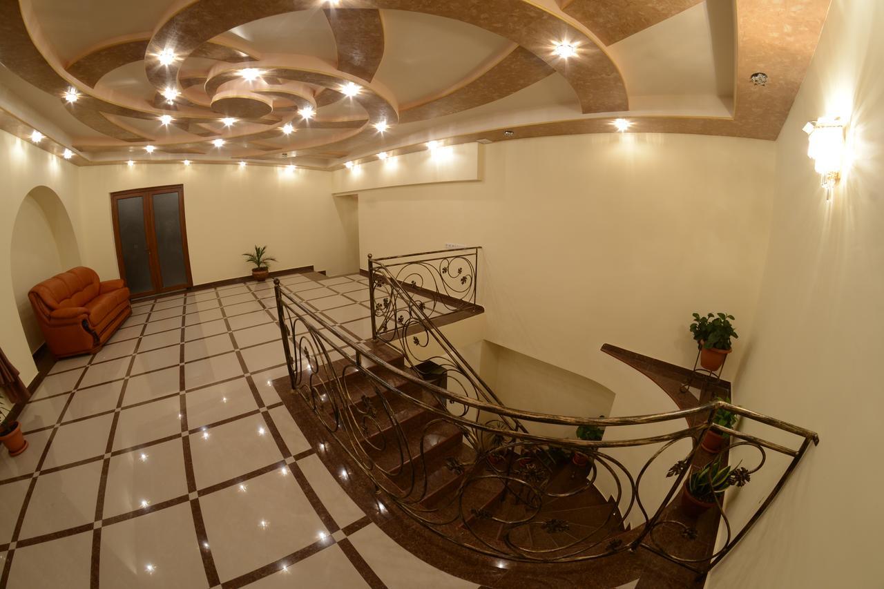 Narek+ Hotel Arrinj Exterior photo